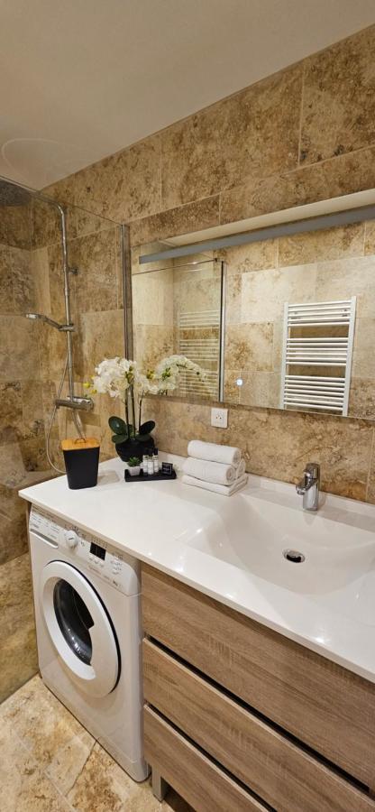 Bel & Ancien Appartement T3 Renove Dans Sartene Bagian luar foto